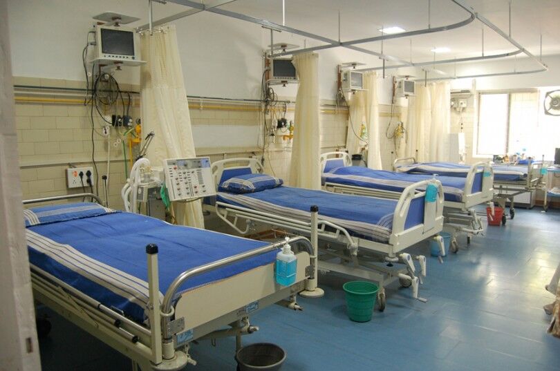 کمبود پزشک و پرستار، تجهیزات درمانی و تخت بیمارستانی