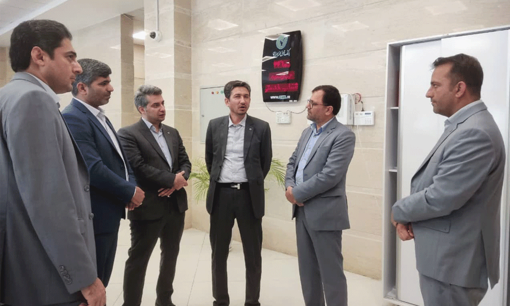 مدیرعامل بانک قرض‌الحسنه مهر ایران از شعبه قشم بازدید کرد