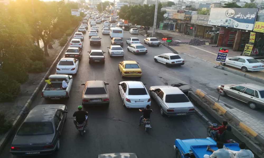 خفگی خیابان‌های بندرعباس از پارک دوبل رانندگان