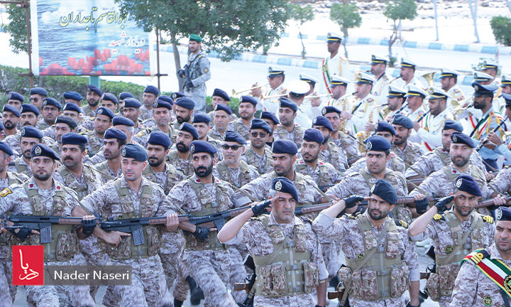 رژه روش ارتش جمهوری اسلامی ایران در بندرعباس