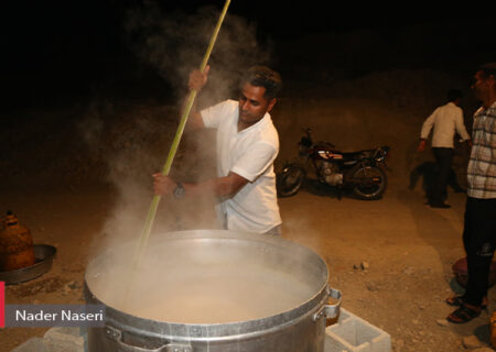 پخت نذری در روستای سیاهو به مناسبت عید سعید فطر