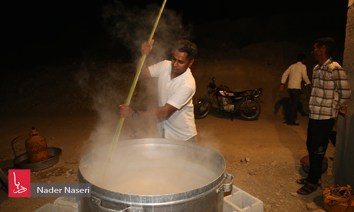 پخت نذری در روستای سیاهو به مناسبت عید سعید فطر