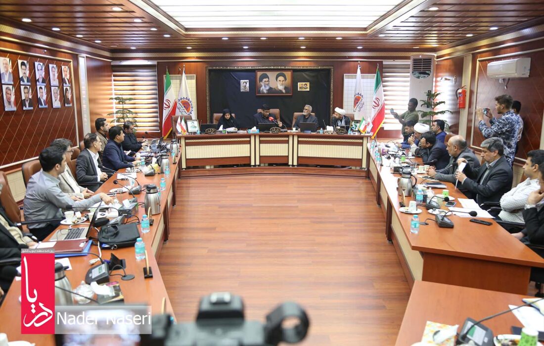 جلسه فوق العاده شورای شهر بندرعباس به دلیل عدم حضور برخی اعضا با حضور فرماندار بندرعباس برگزار شد