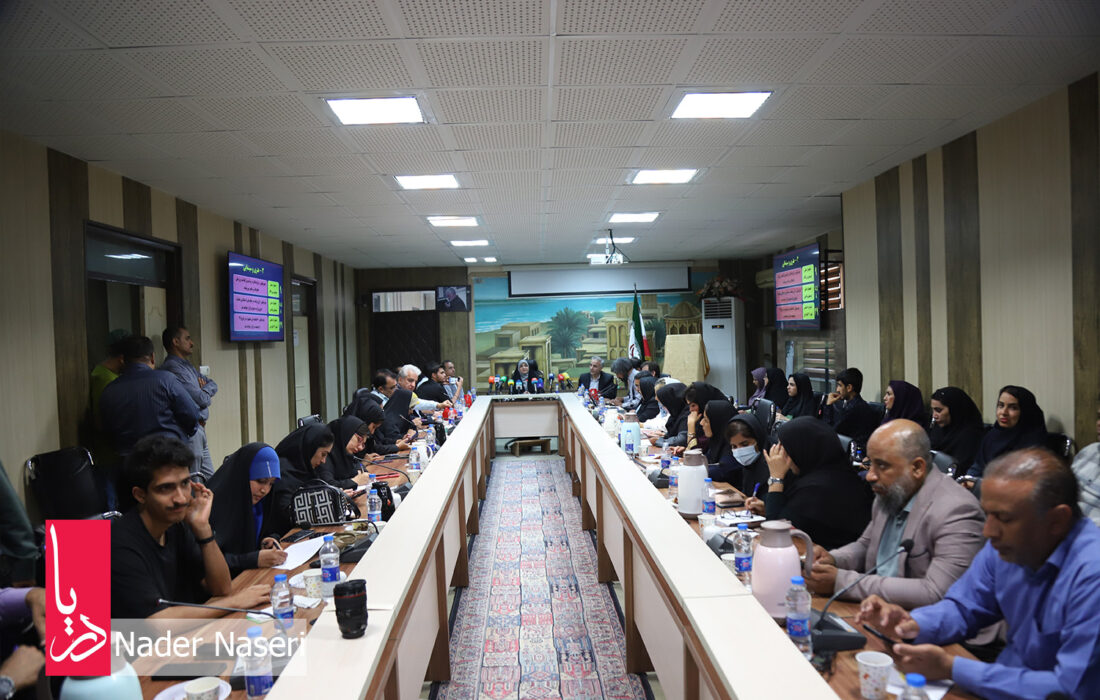 نشست خبری جشنواره ملی خلیج فارس با حضور مدیرکل فرهنگ و ارشاد اسلامی هرمزگان