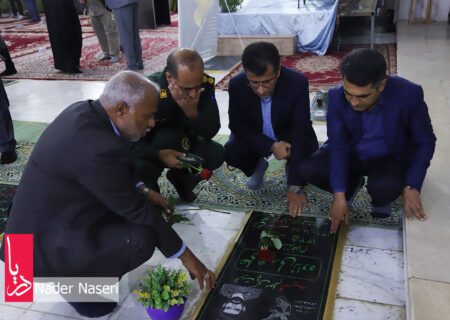 غبارروبی گلزار شهدا به مناسبت روز معلم برگزار شد