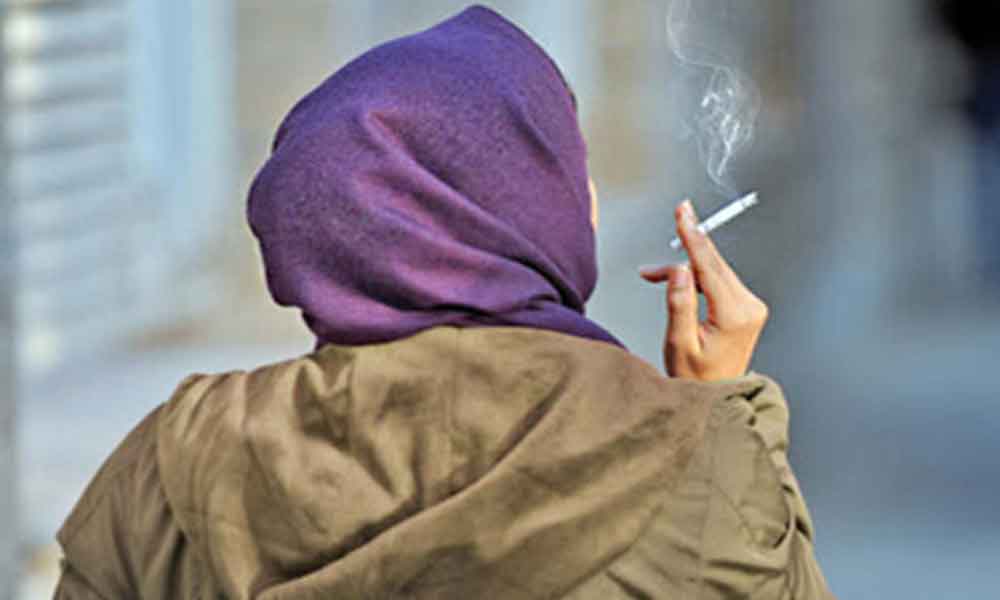 افزایش نگران‌کننده مصرف سیگار در زنان جوان ایرانی