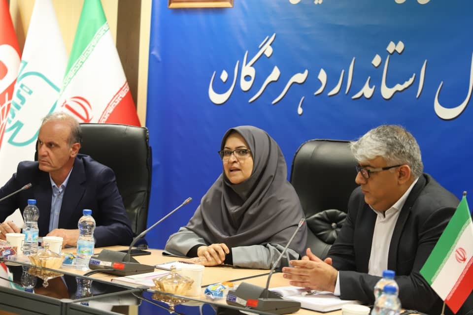 تاکید انصاری بر نقش کلیدی استاندارد بندر شهید رجایی در اقتصاد کشور