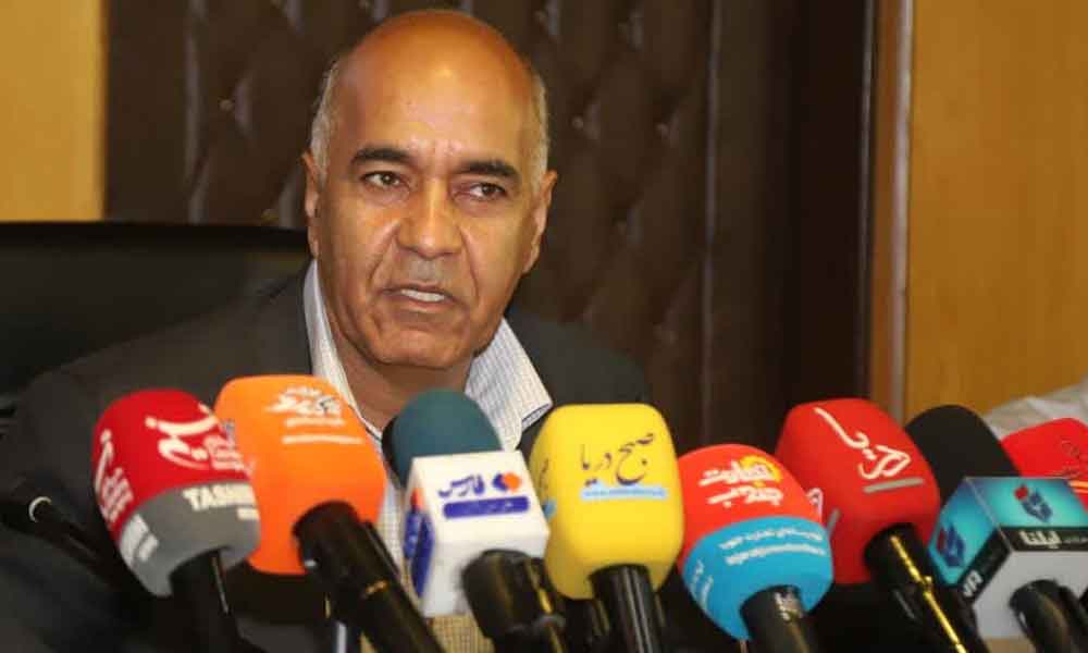 در استان تقریبا هیچ؛ ابر آب شیرین کن ها سهم هرمزگان را هبه کنند؛ سهم مان فقط خاک و بیل