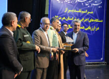 تجلیل از شهردار بندرعباس در جشنواره شهید رجایی