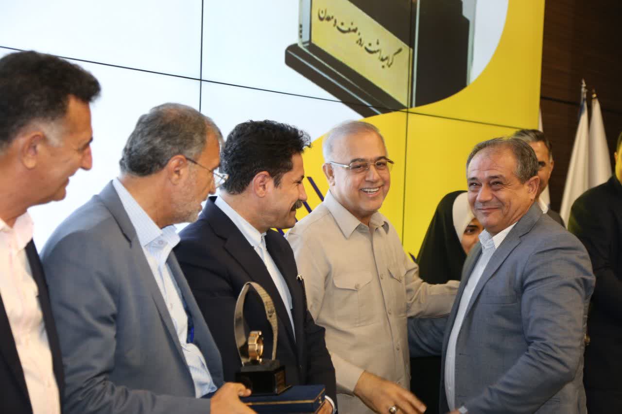 تجلیل از شرکت آپادانا اکسیژن گاز به عنوان واحد صنعتی نمونه هرمزگان