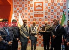 پرنده «تندیس کیش اینوکس ۲۰۲۵» بر شانه‌های بانک مسکن نشست