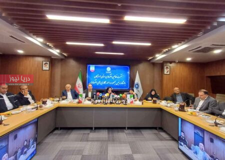 انتقـاد از سیـاست‌هـای ارزی، بانکـی و جـرایم تجـار