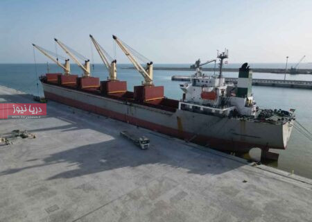 آغاز بارگیری نخستین محموله ۳۰ هزار تنی  بیلت فولادی در بندر منطقه ویژه اقتصادی پارسیان